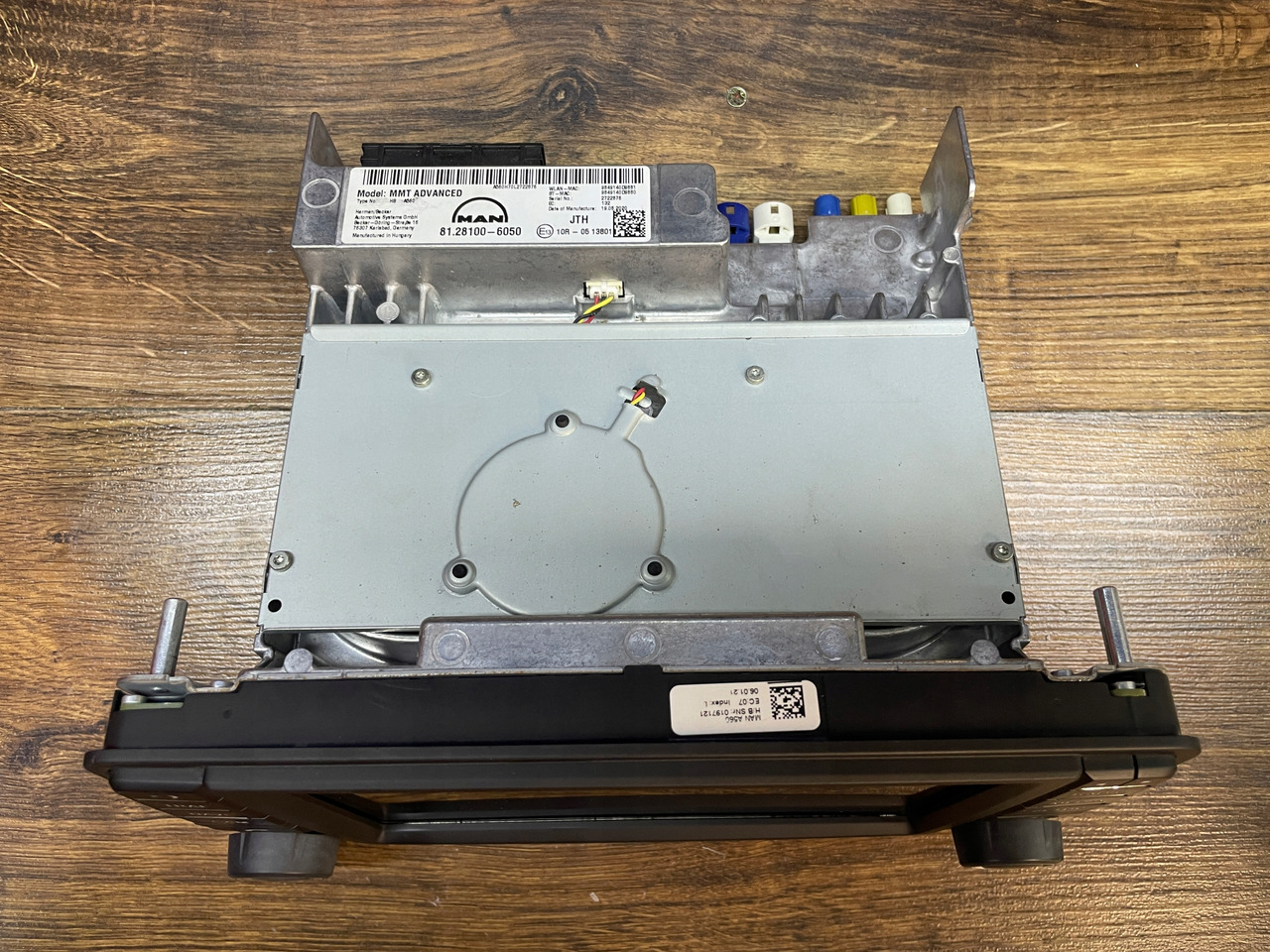 RADIO NAWIGACJA MAN TGS TGX EURO 6 81281006050 - Navigacijos sistema - Sunkvežimis: foto 4 RADIO NAWIGACJA MAN TGS TGX EURO 6 81281006050 - Navigacijos sistema - Sunkvežimis: foto 4