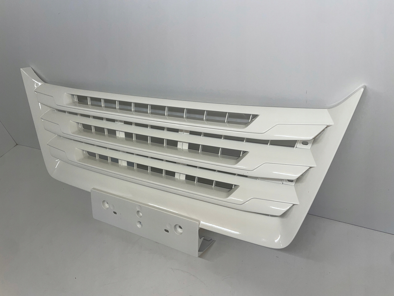 ŚRODKOWY GRILL ZDERZAKA MAN TGX TG3 TGX 3 ATRAPA 81416146085 - Grotelės - Sunkvežimis: foto 3 ŚRODKOWY GRILL ZDERZAKA MAN TGX TG3 TGX 3 ATRAPA 81416146085 - Grotelės - Sunkvežimis: foto 3