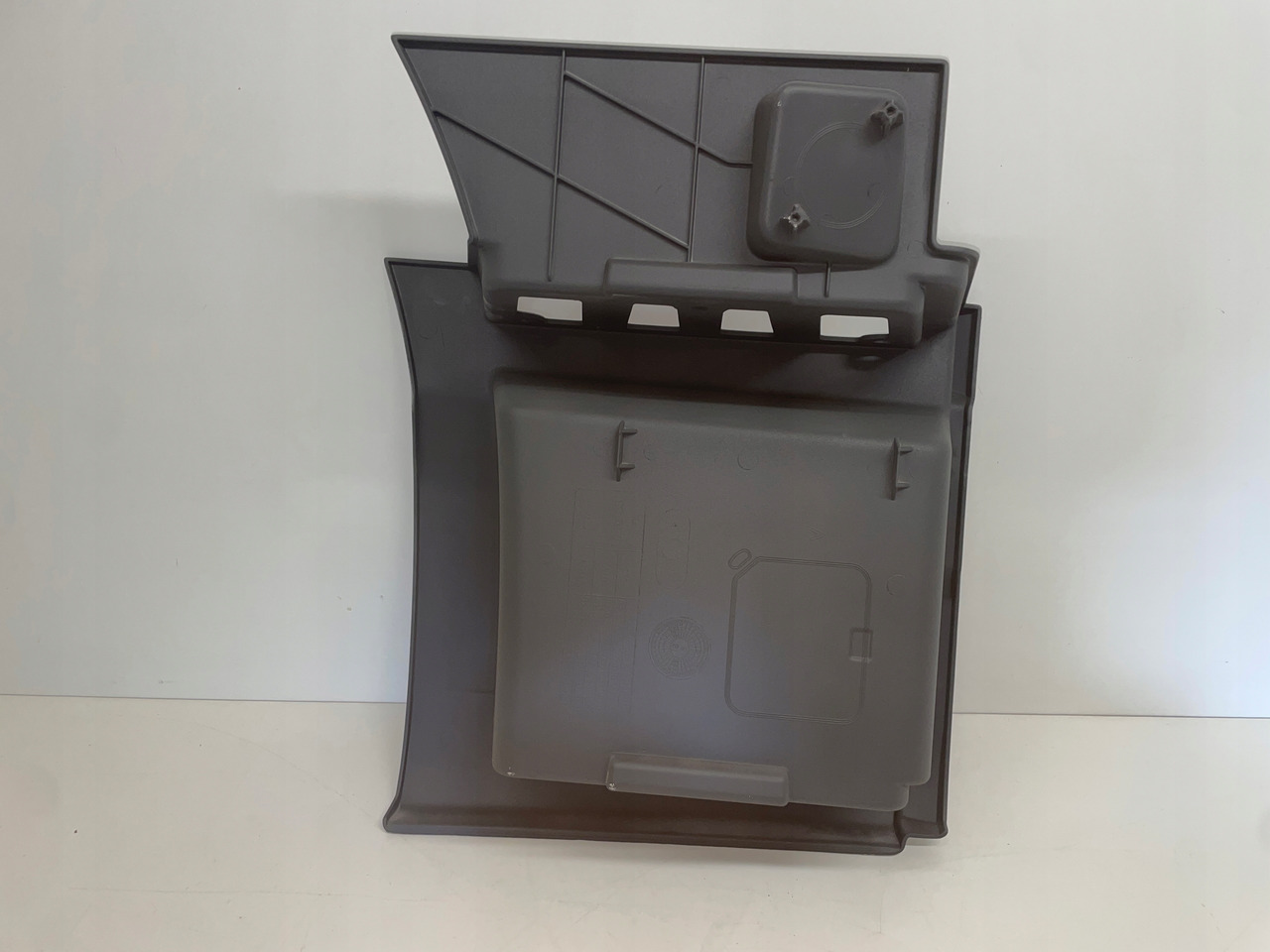 STOPNICA DOLNY STOPIEŃ MAN TGX TGX3 TG-3 81615200075 - Pamina - Sunkvežimis: foto 4 STOPNICA DOLNY STOPIEŃ MAN TGX TGX3 TG-3 81615200075 - Pamina - Sunkvežimis: foto 4