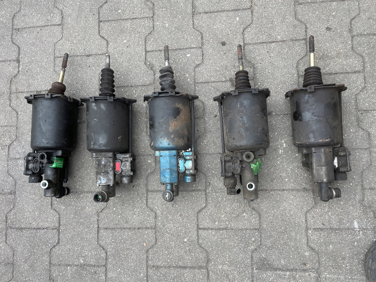 WYBIERAK SKRZYNI BIEGÓW WYSPRZĘGLIK ZAWÓR MAN TGA TGS TGX 9700514127 - Sankabos cilindras - Sunkvežimis: foto 2 WYBIERAK SKRZYNI BIEGÓW WYSPRZĘGLIK ZAWÓR MAN TGA TGS TGX 9700514127 - Sankabos cilindras - Sunkvežimis: foto 2