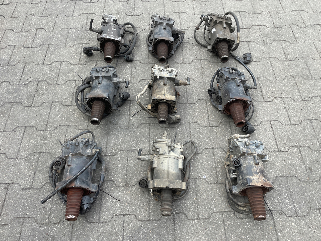 WYSPRZĘGLIK SKRZYNI MAN TGX TGS TGA AUTOMAT K013727 - Sankabos cilindras - Sunkvežimis: foto 2 WYSPRZĘGLIK SKRZYNI MAN TGX TGS TGA AUTOMAT K013727 - Sankabos cilindras - Sunkvežimis: foto 2