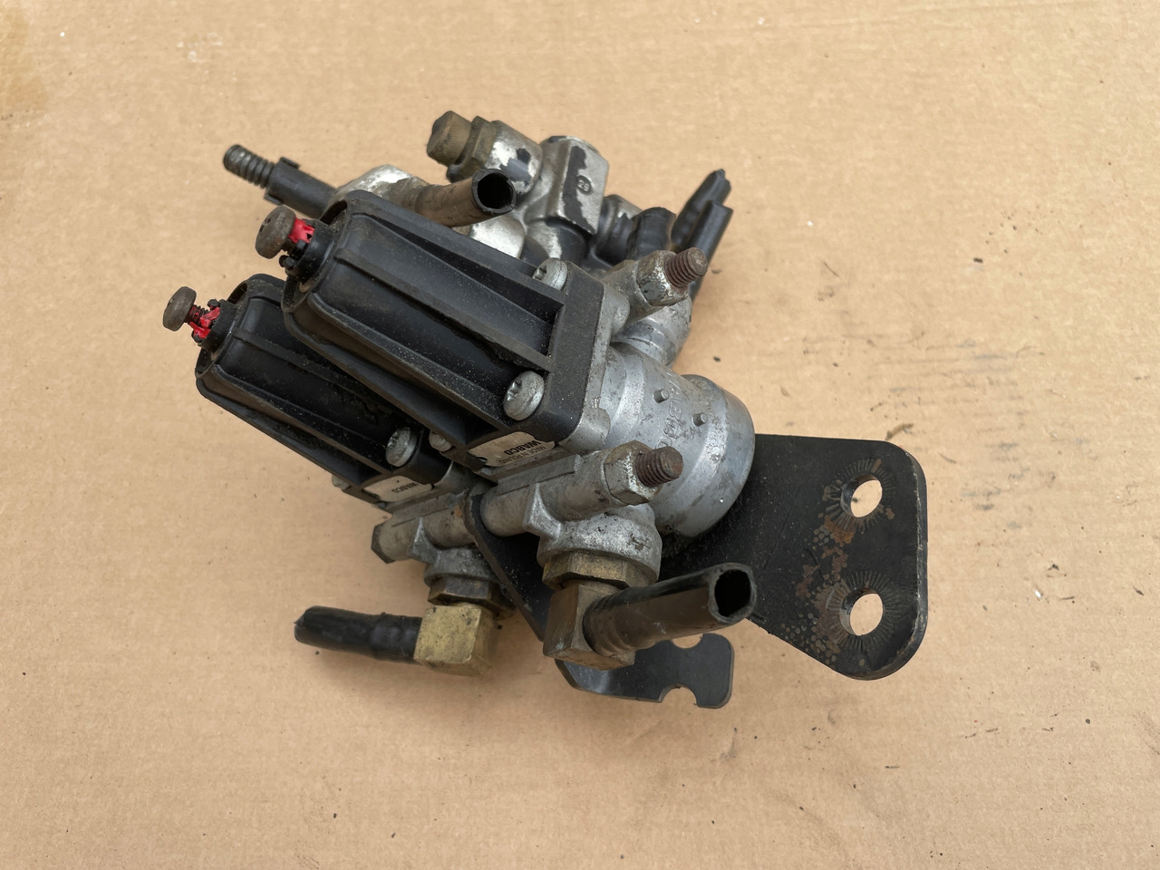 ZAWÓR REDUKCUJNY REDUKTOR CIŚNIENIA MAN TGA TGX TGS 4750103000 - Pneumatinė pakaba - Sunkvežimis: foto 5 ZAWÓR REDUKCUJNY REDUKTOR CIŚNIENIA MAN TGA TGX TGS 4750103000 - Pneumatinė pakaba - Sunkvežimis: foto 5