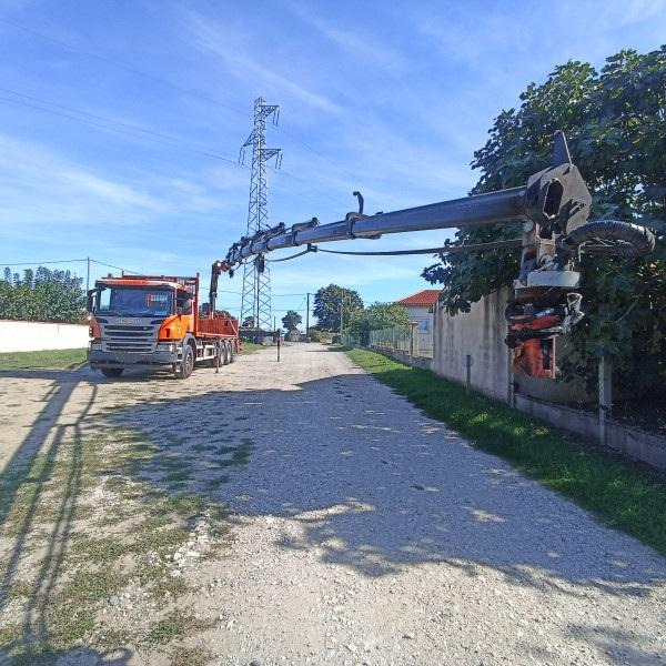 Scania P 410 - Platforminis/ Bortinis sunkvežimis, Sunkvežimis su kranu: foto 2 Scania P 410 - Platforminis/ Bortinis sunkvežimis, Sunkvežimis su kranu: foto 2