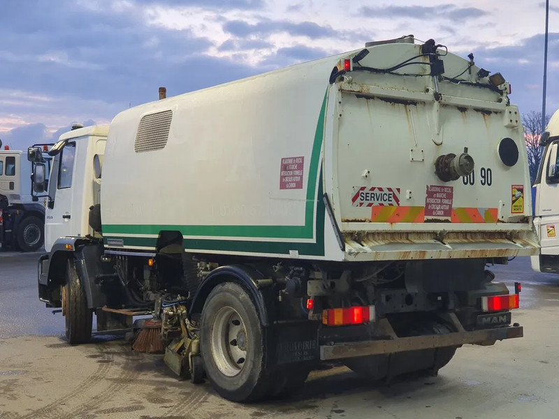 MAN LE 15.250 Eurovoirie Sweeper Manual Steelsuspension Euro 3 2007 - Gatvių šlavimo mašina: foto 3 MAN LE 15.250 Eurovoirie Sweeper Manual Steelsuspension Euro 3 2007 - Gatvių šlavimo mašina: foto 3