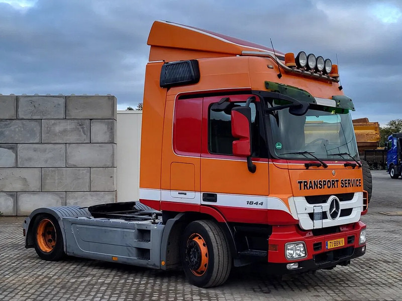 Mercedes-Benz SK 1844 Actros 1844 - Vilkikas: foto 2 Mercedes-Benz SK 1844 Actros 1844 - Vilkikas: foto 2