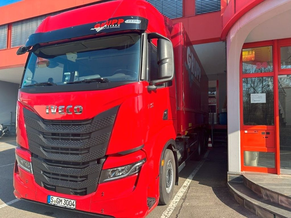 Iveco AS 260SY/FS CM - Konteineris-vežimus/ Sukeisti kūną sunkvežimis: foto 1 Iveco AS 260SY/FS CM - Konteineris-vežimus/ Sukeisti kūną sunkvežimis: foto 1
