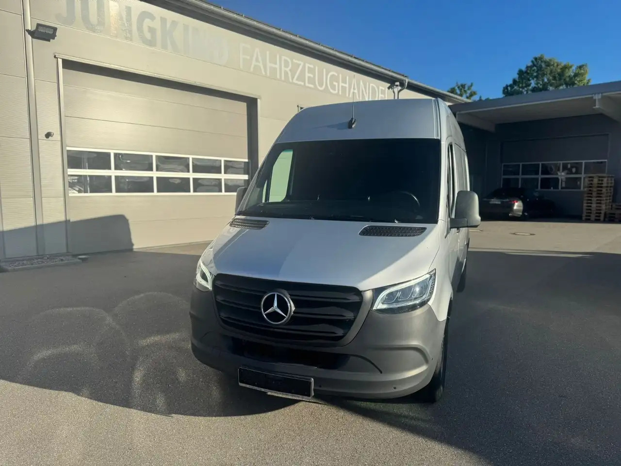Mercedes-Benz Sprinter 317 CDI Lang Hoch Klima MBUX Silber LED - Krovininis mikroautobusas: foto 3 Mercedes-Benz Sprinter 317 CDI Lang Hoch Klima MBUX Silber LED - Krovininis mikroautobusas: foto 3
