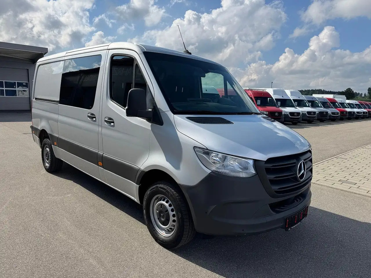 Mercedes-Benz Sprinter 317 CDI Lang Silber MBUX RWD Klima - Krovininis mikroautobusas: foto 2 Mercedes-Benz Sprinter 317 CDI Lang Silber MBUX RWD Klima - Krovininis mikroautobusas: foto 2