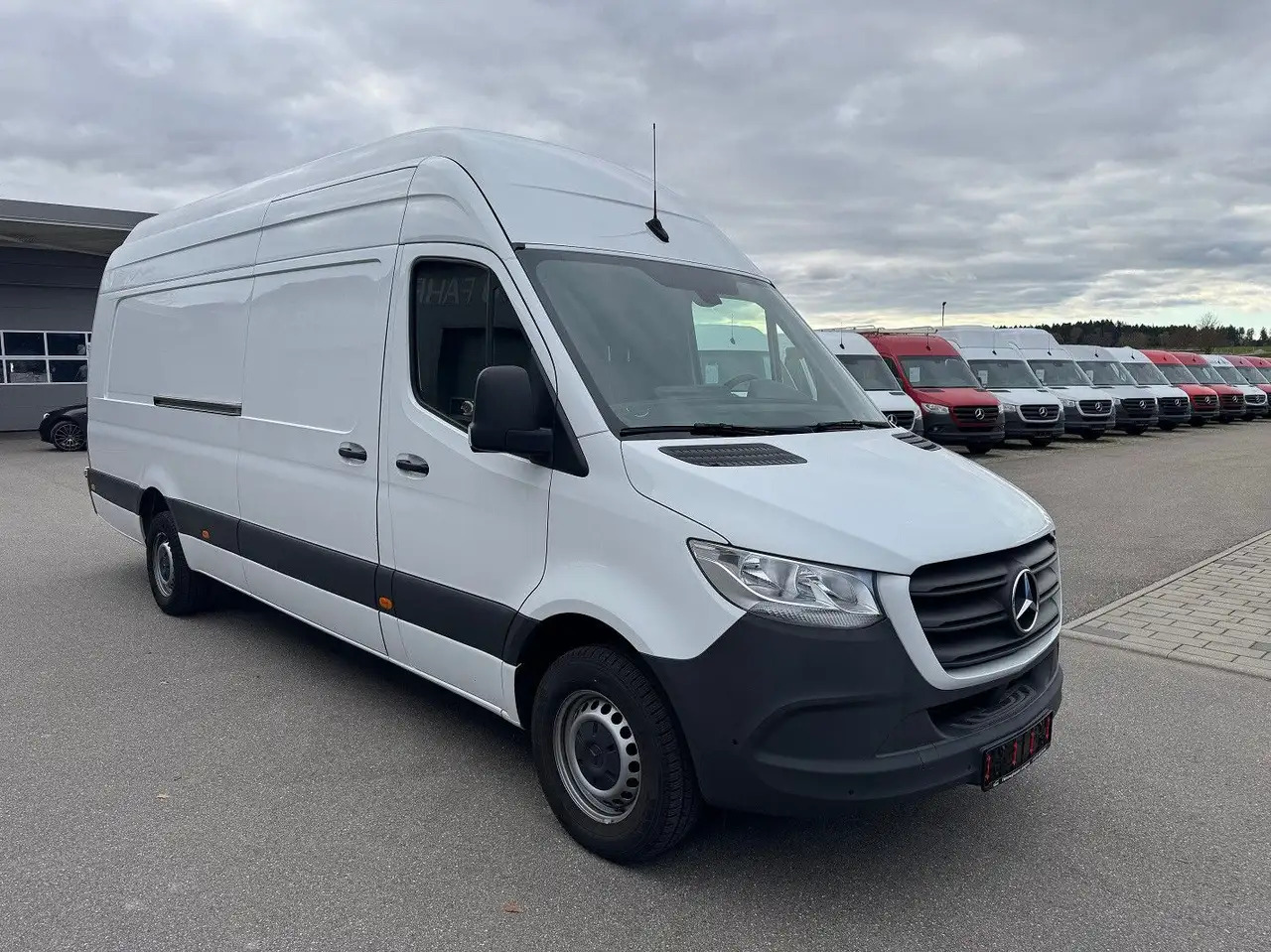 Mercedes-Benz Sprinter 317 CDI Maxi Lang Extralang XXL MBUX - Krovininis mikroautobusas: foto 2 Mercedes-Benz Sprinter 317 CDI Maxi Lang Extralang XXL MBUX - Krovininis mikroautobusas: foto 2