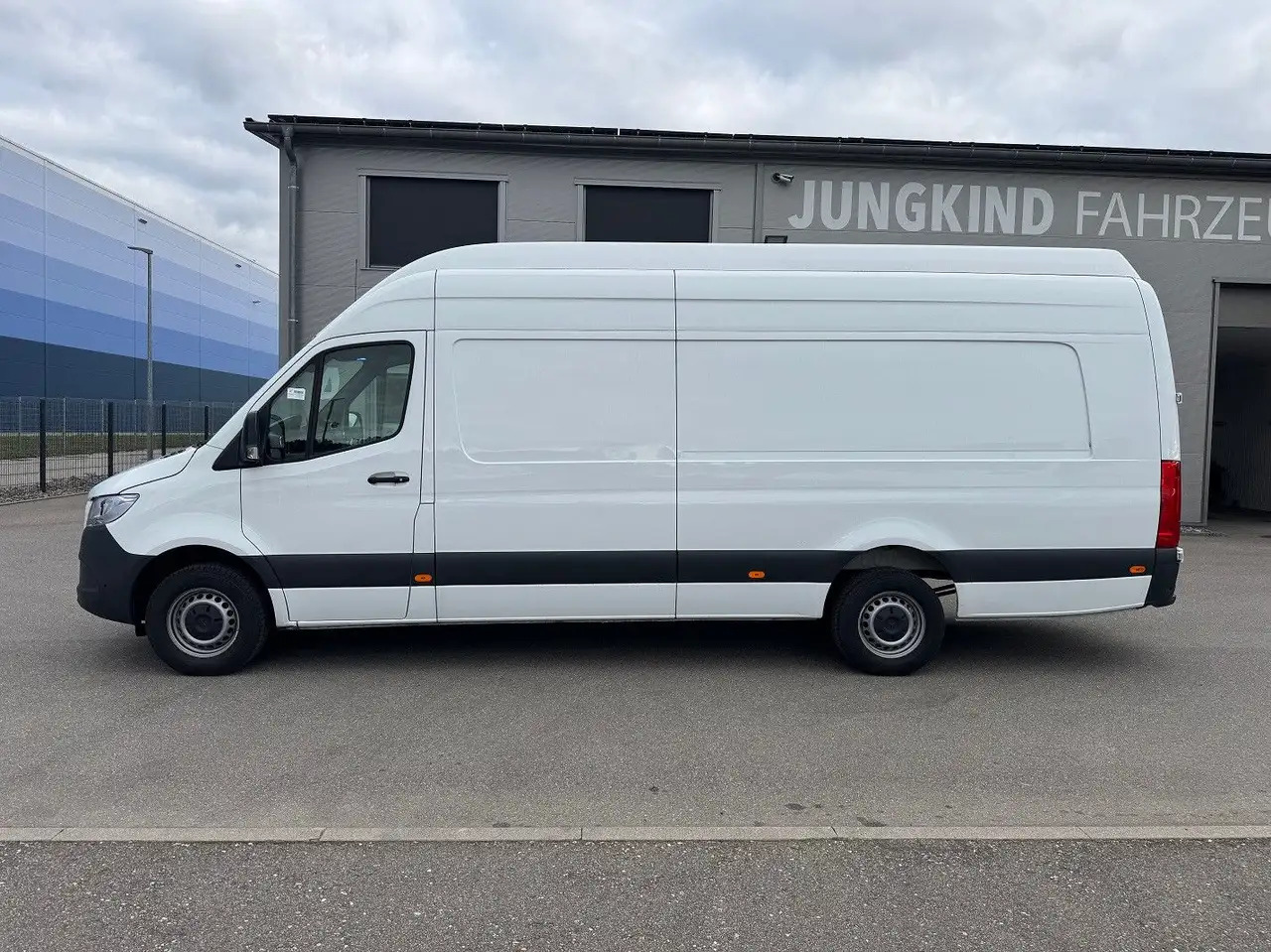 Mercedes-Benz Sprinter 317 CDI Maxi Lang Extralang XXL MBUX - Krovininis mikroautobusas: foto 3 Mercedes-Benz Sprinter 317 CDI Maxi Lang Extralang XXL MBUX - Krovininis mikroautobusas: foto 3