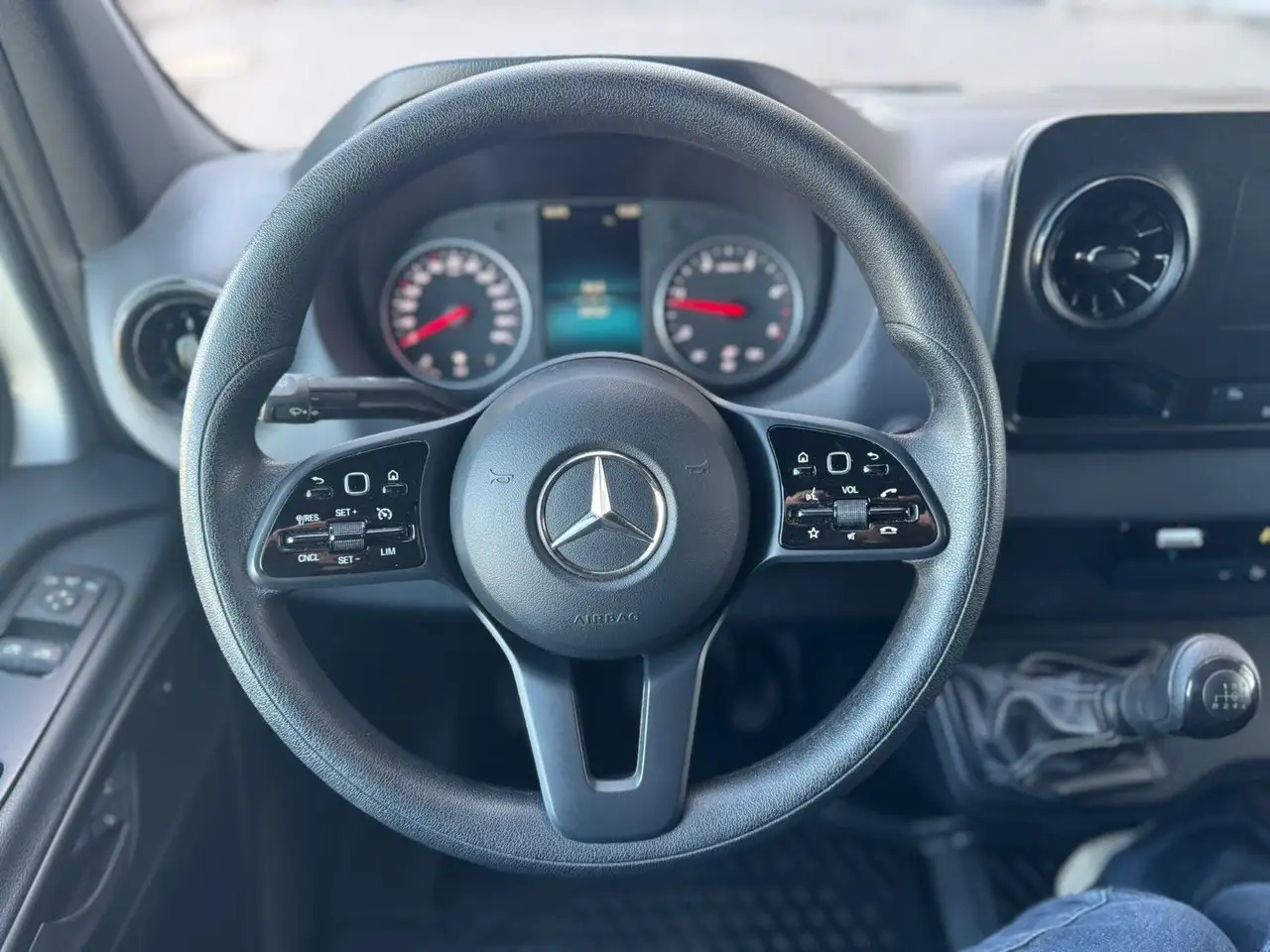 Mercedes-Benz Sprinter 317 CDI Maxi Lang Silber Klima MBUX AHK - Krovininis mikroautobusas: foto 4 Mercedes-Benz Sprinter 317 CDI Maxi Lang Silber Klima MBUX AHK - Krovininis mikroautobusas: foto 4