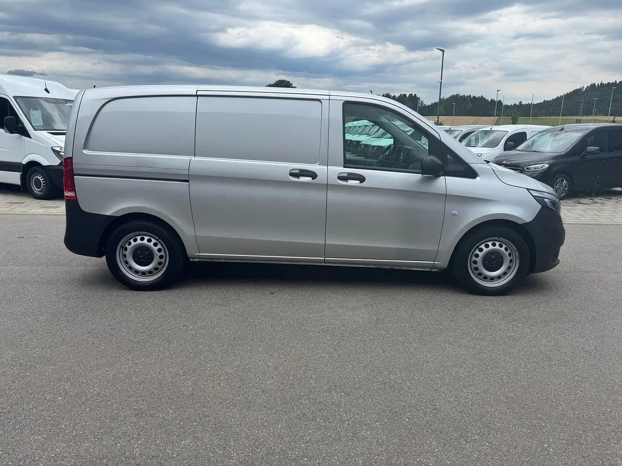 Mercedes-Benz Vito 114 CDI Kompakt Silber Klima Bott - Krovininis mikroautobusas: foto 4 Mercedes-Benz Vito 114 CDI Kompakt Silber Klima Bott - Krovininis mikroautobusas: foto 4