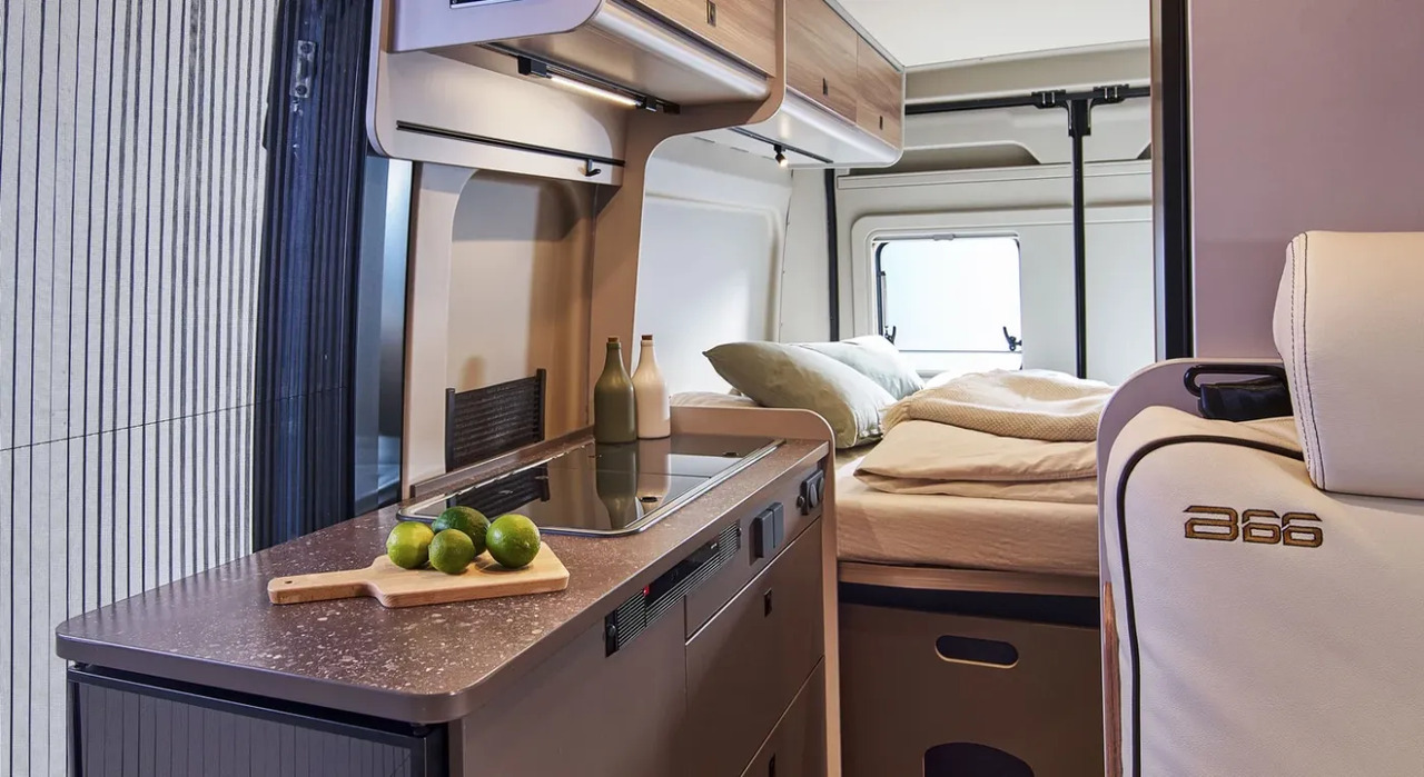 Bürstner B66 C 600 B 66 Voll ausgestattet - Mikroautobusas kemperis: foto 3 Bürstner B66 C 600 B 66 Voll ausgestattet - Mikroautobusas kemperis: foto 3