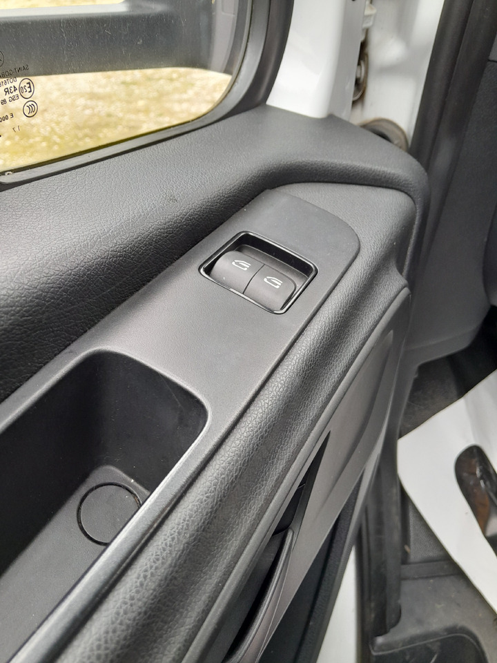 MERCEDES-BENZ Sprinter - Bortinis automobilis: foto 4 MERCEDES-BENZ Sprinter - Bortinis automobilis: foto 4