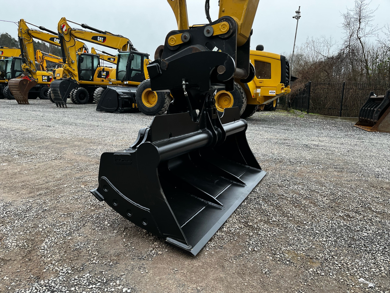 Łyżka skarpowa hydraulicznie uchylna CW40 - Ekskavatoriaus kaušas: foto 3 Łyżka skarpowa hydraulicznie uchylna CW40 - Ekskavatoriaus kaušas: foto 3