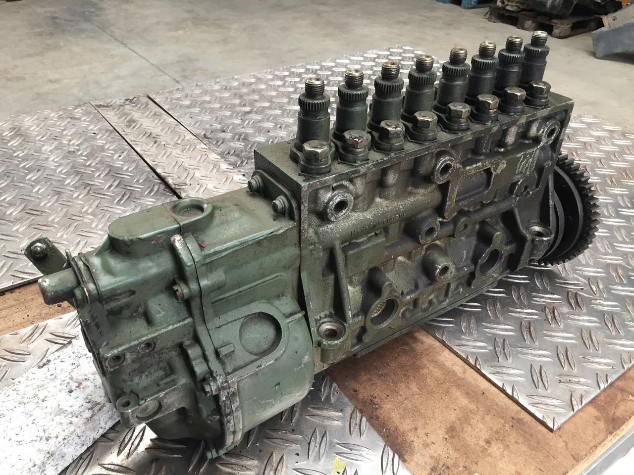 Gebrauchte Einspritzpumpe MB 1729 SK OM 442, 290 PS, Bosch - Nr. : 0401 848 805 - Kuro siurblys - Sunkvežimis: foto 1 Gebrauchte Einspritzpumpe MB 1729 SK OM 442, 290 PS, Bosch - Nr. : 0401 848 805 - Kuro siurblys - Sunkvežimis: foto 1