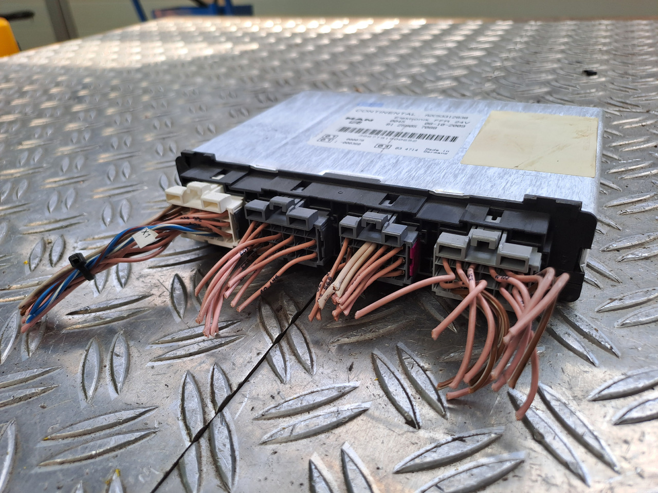 Gebrauchte MAN TGX 26.480 Steuergerät Fahrzeugführungsrechner , Artikel - Nr. : 81.25805 - 7088 - Valdymo blokas - Sunkvežimis: foto 3 Gebrauchte MAN TGX 26.480 Steuergerät Fahrzeugführungsrechner , Artikel - Nr. : 81.25805 - 7088 - Valdymo blokas - Sunkvežimis: foto 3