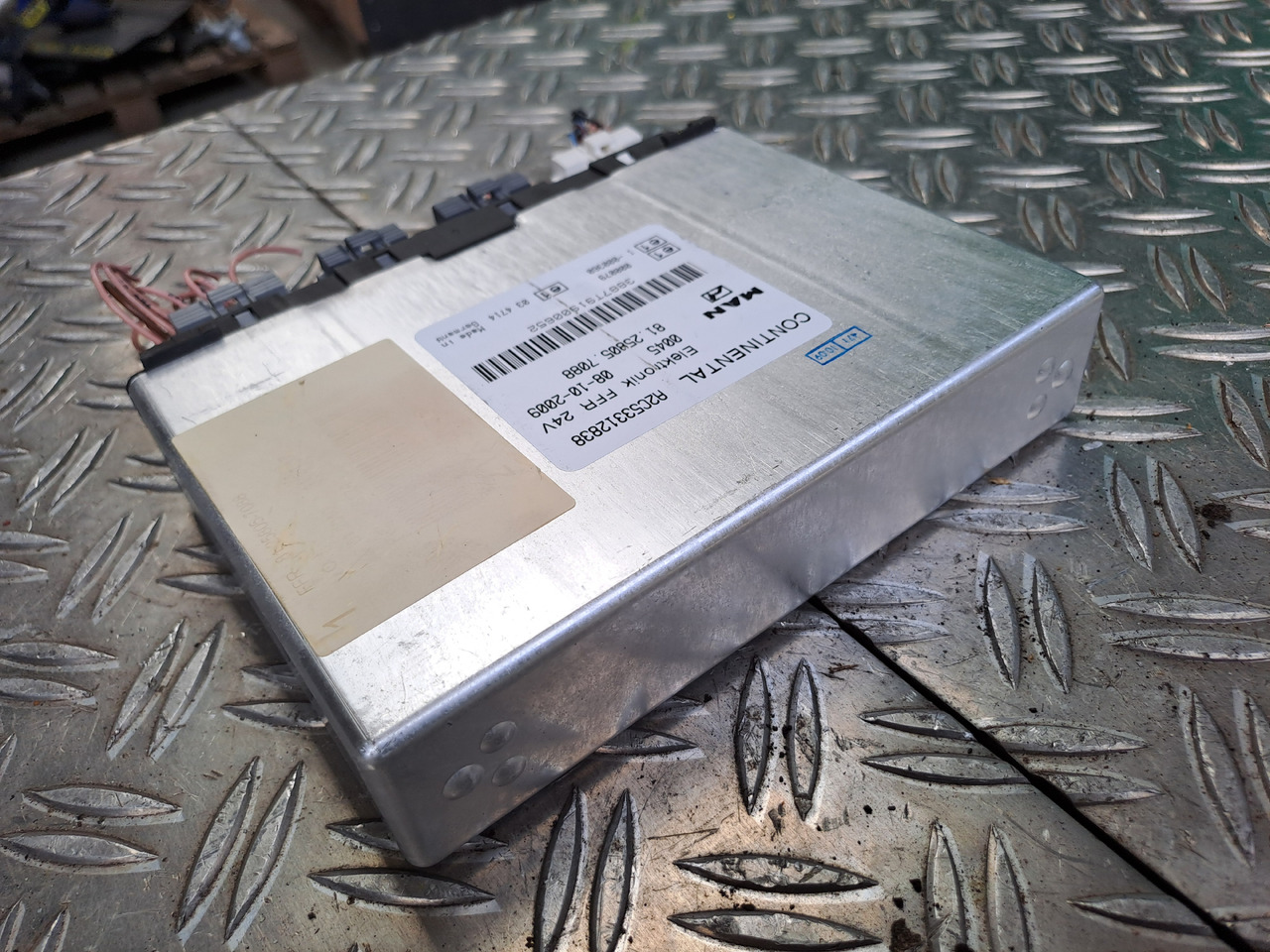 Gebrauchte MAN TGX 26.480 Steuergerät Fahrzeugführungsrechner , Artikel - Nr. : 81.25805 - 7088 - Valdymo blokas - Sunkvežimis: foto 4 Gebrauchte MAN TGX 26.480 Steuergerät Fahrzeugführungsrechner , Artikel - Nr. : 81.25805 - 7088 - Valdymo blokas - Sunkvežimis: foto 4