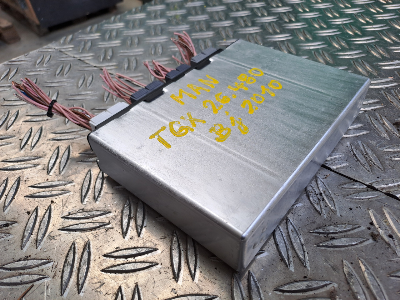 Gebrauchte MAN TGX 26.480 Steuergerät Fahrzeugführungsrechner , Artikel - Nr. : 81.25805 - 7088 - Valdymo blokas - Sunkvežimis: foto 1 Gebrauchte MAN TGX 26.480 Steuergerät Fahrzeugführungsrechner , Artikel - Nr. : 81.25805 - 7088 - Valdymo blokas - Sunkvežimis: foto 1