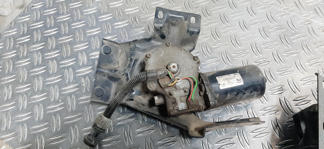 Gebrauchter DB 808 und MAN F 2000 Wischermotor mit Gestänge , Artikel - Nr. : 81.99999 - 9999 - Valytuvas - Sunkvežimis: foto 5 Gebrauchter DB 808 und MAN F 2000 Wischermotor mit Gestänge , Artikel - Nr. : 81.99999 - 9999 - Valytuvas - Sunkvežimis: foto 5