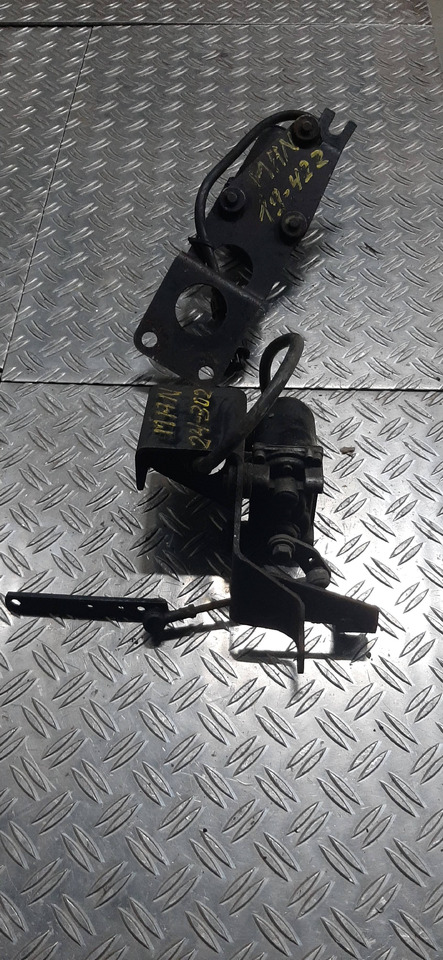 Gebrauchter MAN 19.422 und 24.302 Wischermotor, Artikel - Nr. : 81.99999 - 9999 - Valytuvas - Sunkvežimis: foto 2 Gebrauchter MAN 19.422 und 24.302 Wischermotor, Artikel - Nr. : 81.99999 - 9999 - Valytuvas - Sunkvežimis: foto 2