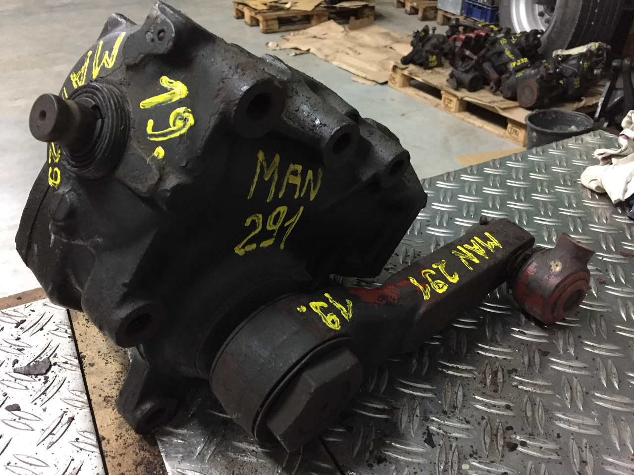 Gebrauchtes Lenkgetriebe MAN F 8, 291, Artikel - Nr.: 81.9999 - 9999 - Vairo pavara - Sunkvežimis: foto 3 Gebrauchtes Lenkgetriebe MAN F 8, 291, Artikel - Nr.: 81.9999 - 9999 - Vairo pavara - Sunkvežimis: foto 3