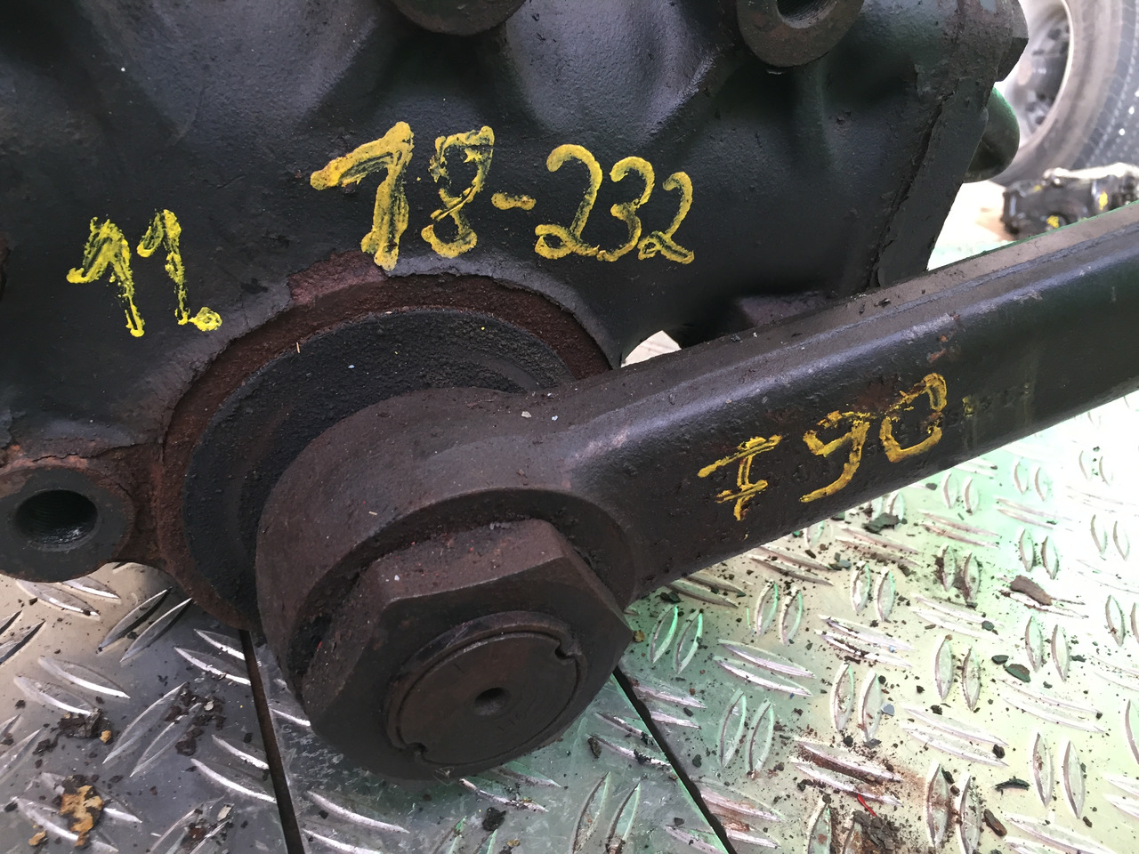 Gebrauchtes Lenkgetriebe MAN F 90, 18.232, Artikel - Nr.: 81.9999 - 9999 - Vairo pavara - Sunkvežimis: foto 4 Gebrauchtes Lenkgetriebe MAN F 90, 18.232, Artikel - Nr.: 81.9999 - 9999 - Vairo pavara - Sunkvežimis: foto 4