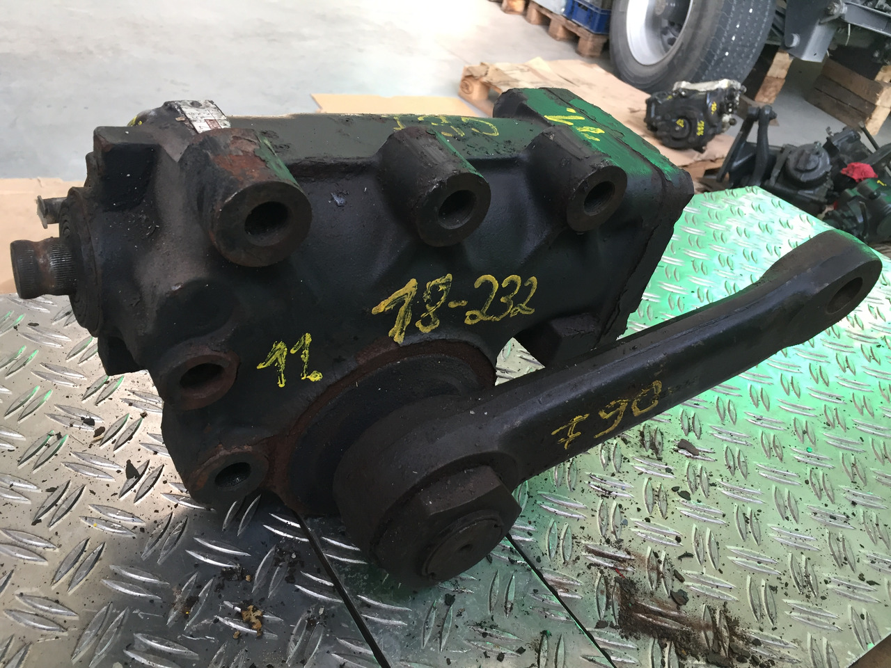 Gebrauchtes Lenkgetriebe MAN F 90, 18.232, Artikel - Nr.: 81.9999 - 9999 - Vairo pavara - Sunkvežimis: foto 3 Gebrauchtes Lenkgetriebe MAN F 90, 18.232, Artikel - Nr.: 81.9999 - 9999 - Vairo pavara - Sunkvežimis: foto 3