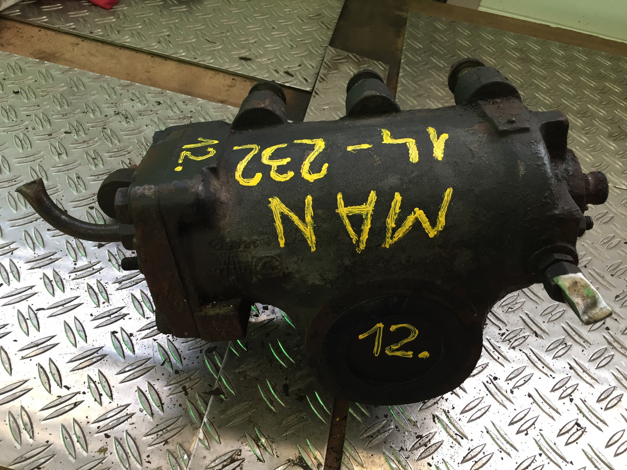 Gebrauchtes Lenkgetriebe MAN F90, 14.232, Artikel - Nr.: 81.9999 - 9999 - Vairo pavara - Sunkvežimis: foto 3 Gebrauchtes Lenkgetriebe MAN F90, 14.232, Artikel - Nr.: 81.9999 - 9999 - Vairo pavara - Sunkvežimis: foto 3