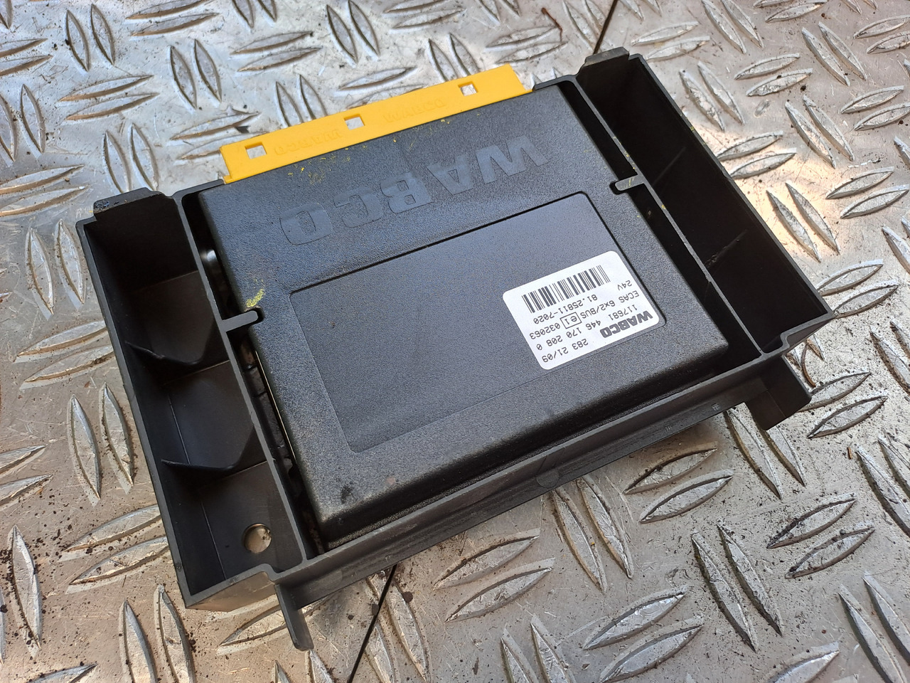 Gebrauchtes MAN TGX 26.440 Steuergerät ECAS Luftfederung, Artikel - Nr.: 81.25811 - 7020 - Valdymo blokas - Sunkvežimis: foto 4 Gebrauchtes MAN TGX 26.440 Steuergerät ECAS Luftfederung, Artikel - Nr.: 81.25811 - 7020 - Valdymo blokas - Sunkvežimis: foto 4