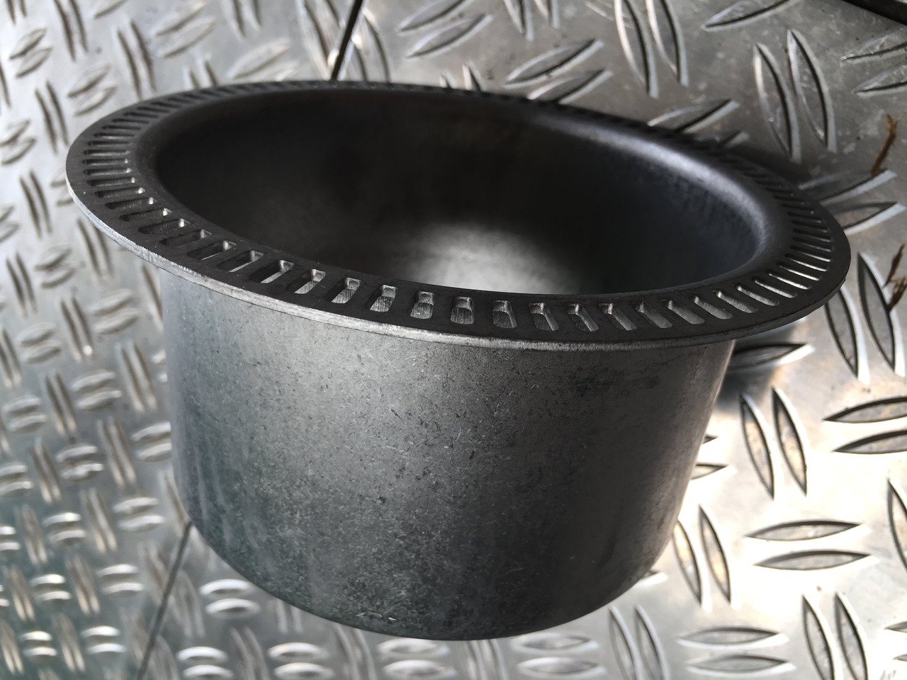 Neuwertige MAN L 2000 Impulsrad Hinterachse Nabe ABS , Artikel - Nr. : 81.52403 - 0028 - Galinė ašis - Sunkvežimis: foto 4 Neuwertige MAN L 2000 Impulsrad Hinterachse Nabe ABS , Artikel - Nr. : 81.52403 - 0028 - Galinė ašis - Sunkvežimis: foto 4