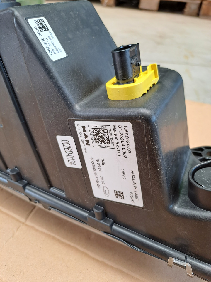 Neuwertiger Nebelscheinwerfer MAN TG3 rechts, Artikel - Nr. : 81.25204 - 0002 / 0001 - Rūko žibintas - Sunkvežimis: foto 3 Neuwertiger Nebelscheinwerfer MAN TG3 rechts, Artikel - Nr. : 81.25204 - 0002 / 0001 - Rūko žibintas - Sunkvežimis: foto 3