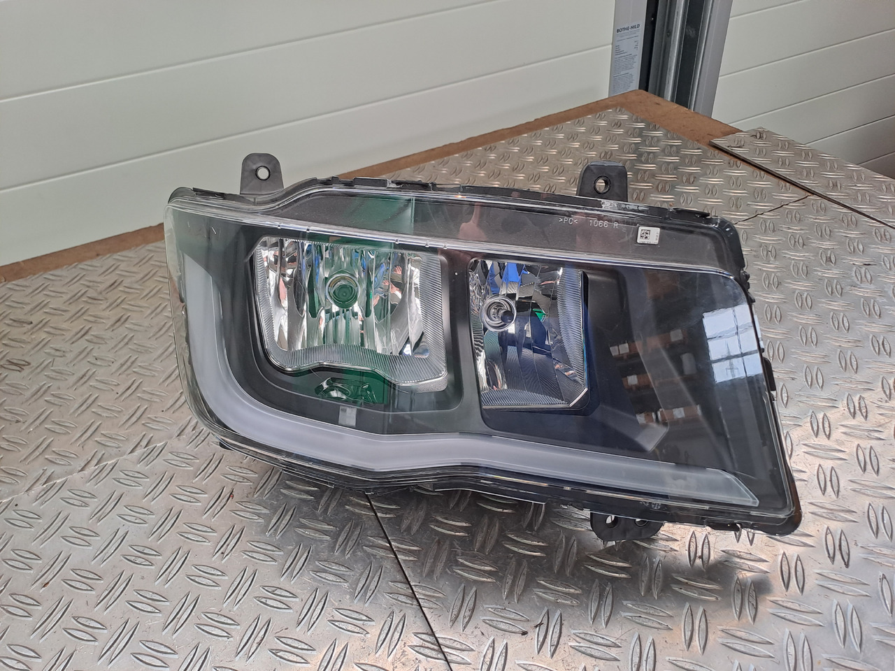 ---Neuwertiger Scheinwerfer und Träger MAN TG3 / TGS / TGX, Artikel - Nr. : 81.25101 - 6738 - Priekinis žibintas - Sunkvežimis: foto 1 ---Neuwertiger Scheinwerfer und Träger MAN TG3 / TGS / TGX, Artikel - Nr. : 81.25101 - 6738 - Priekinis žibintas - Sunkvežimis: foto 1