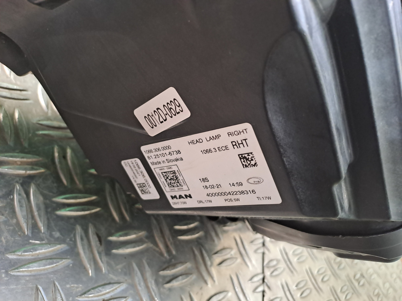 ---Neuwertiger Scheinwerfer und Träger MAN TG3 / TGS / TGX, Artikel - Nr. : 81.25101 - 6738 - Priekinis žibintas - Sunkvežimis: foto 2 ---Neuwertiger Scheinwerfer und Träger MAN TG3 / TGS / TGX, Artikel - Nr. : 81.25101 - 6738 - Priekinis žibintas - Sunkvežimis: foto 2