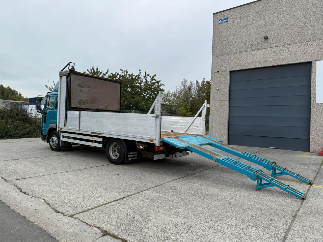 VOLVO FL 12 250, 2004 god. - Platforminis/ Bortinis sunkvežimis: foto 2 VOLVO FL 12 250, 2004 god. - Platforminis/ Bortinis sunkvežimis: foto 2