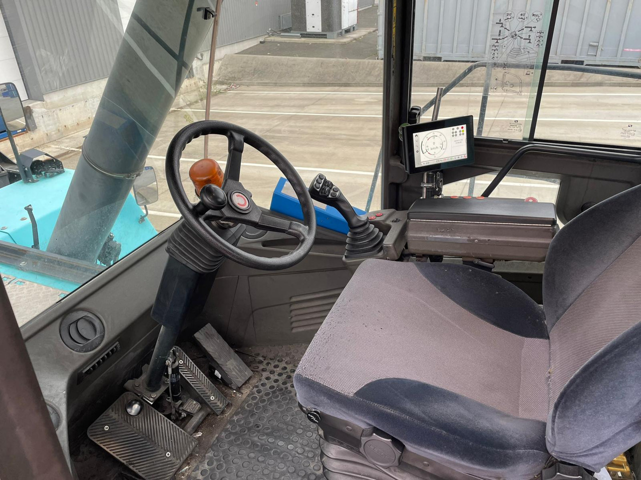 KONECRANES SMV 4123 CC5 - Stelažų krautuvas: foto 3 KONECRANES SMV 4123 CC5 - Stelažų krautuvas: foto 3