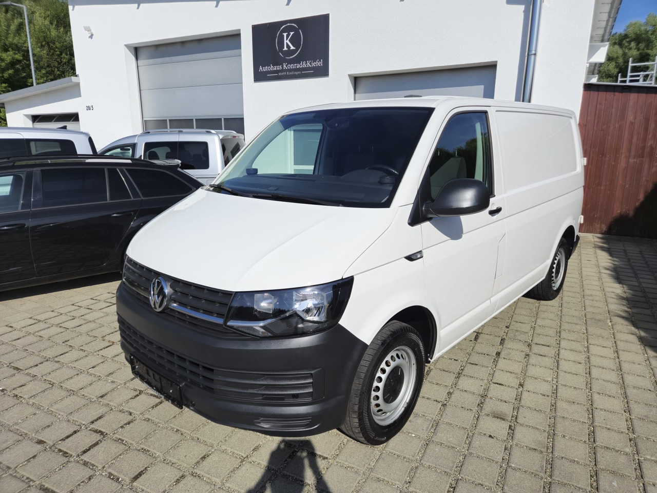 VOLKSWAGEN T6 Transporter Kasten-Kombi Navi/ACC/Standheiz. - Krovininis mikroautobusas: foto 1 VOLKSWAGEN T6 Transporter Kasten-Kombi Navi/ACC/Standheiz. - Krovininis mikroautobusas: foto 1