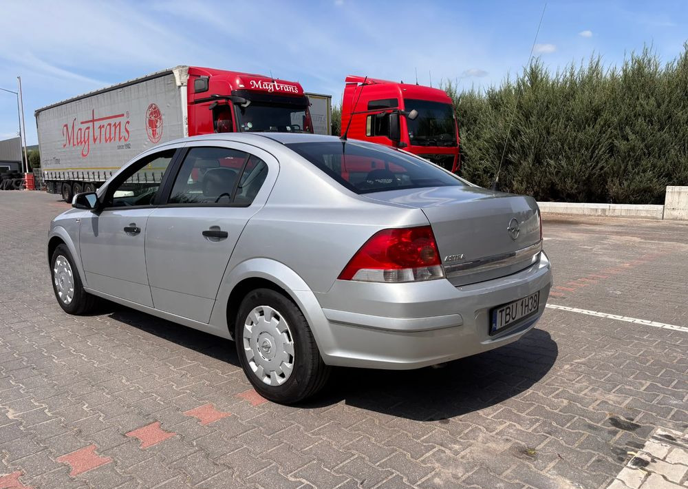 Opel Astra 1.6 Edition - Sedanas: foto 5 Opel Astra 1.6 Edition - Sedanas: foto 5