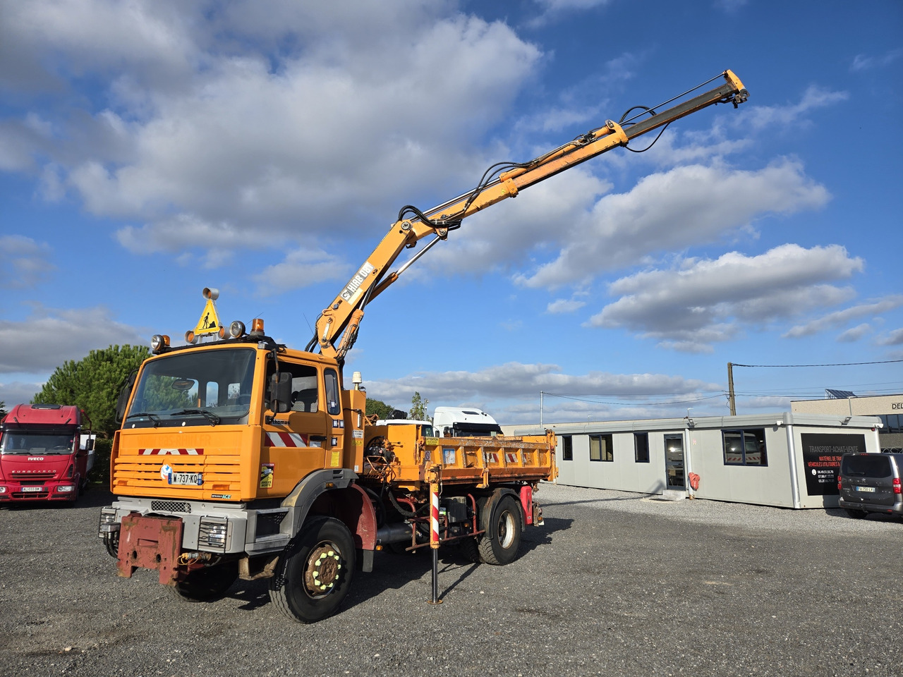 Renault G250 4x4 - Savivartis sunkvežimis, Sunkvežimis su kranu: foto 1 Renault G250 4x4 - Savivartis sunkvežimis, Sunkvežimis su kranu: foto 1
