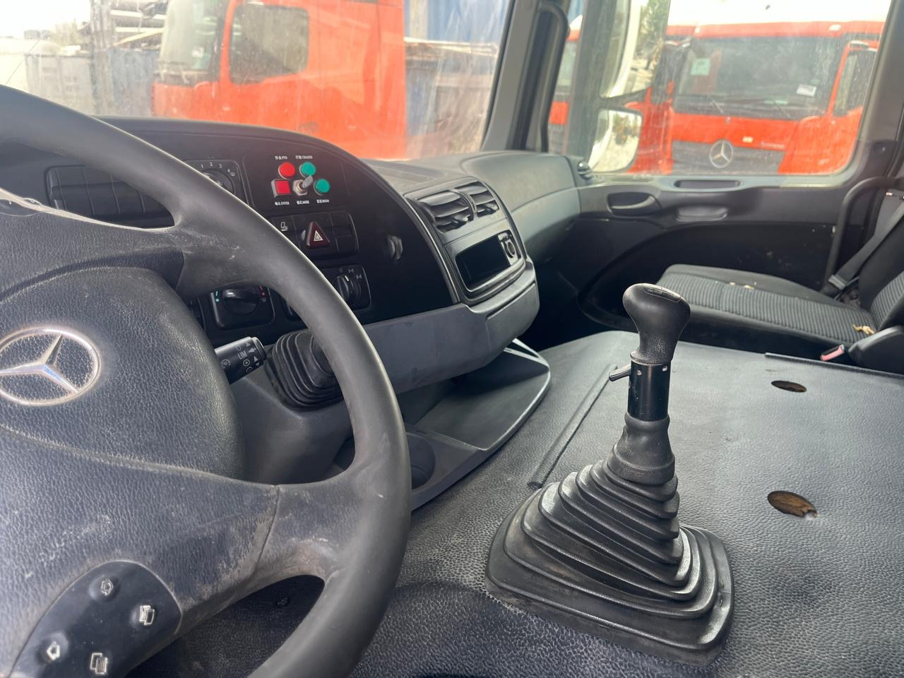 MERCEDES-BENZ Actros 3340 - Važiuoklės sunkvežimis: foto 4 MERCEDES-BENZ Actros 3340 - Važiuoklės sunkvežimis: foto 4