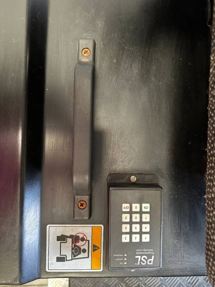 Yale MT70 - Elektrinis vilkikas: foto 5 Yale MT70 - Elektrinis vilkikas: foto 5