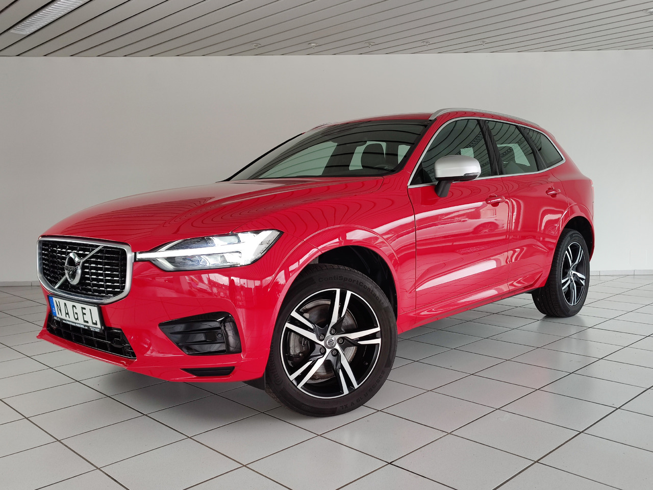 Volvo XC60 R Design AWD 228kW 360°Kam Pano Head-Up CD Apple - Visureigis: foto 1 Volvo XC60 R Design AWD 228kW 360°Kam Pano Head-Up CD Apple - Visureigis: foto 1