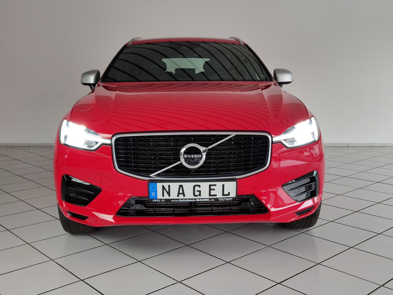 Volvo XC60 R Design AWD 228kW 360°Kam Pano Head-Up CD Apple - Visureigis: foto 4 Volvo XC60 R Design AWD 228kW 360°Kam Pano Head-Up CD Apple - Visureigis: foto 4