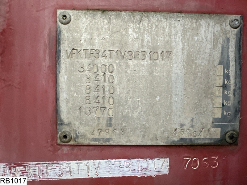 Fruehauf Fuel 39886 Liter, 7 Compartments - Puspriekabė cisterna: foto 5 Fruehauf Fuel 39886 Liter, 7 Compartments - Puspriekabė cisterna: foto 5