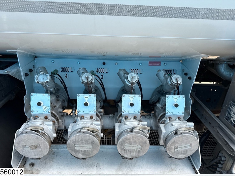 Iveco Eurocargo 190EL28 EURO 5, FUEL, 13390 liter, 4 Comp, Magyar - Autocisterna: foto 5 Iveco Eurocargo 190EL28 EURO 5, FUEL, 13390 liter, 4 Comp, Magyar - Autocisterna: foto 5