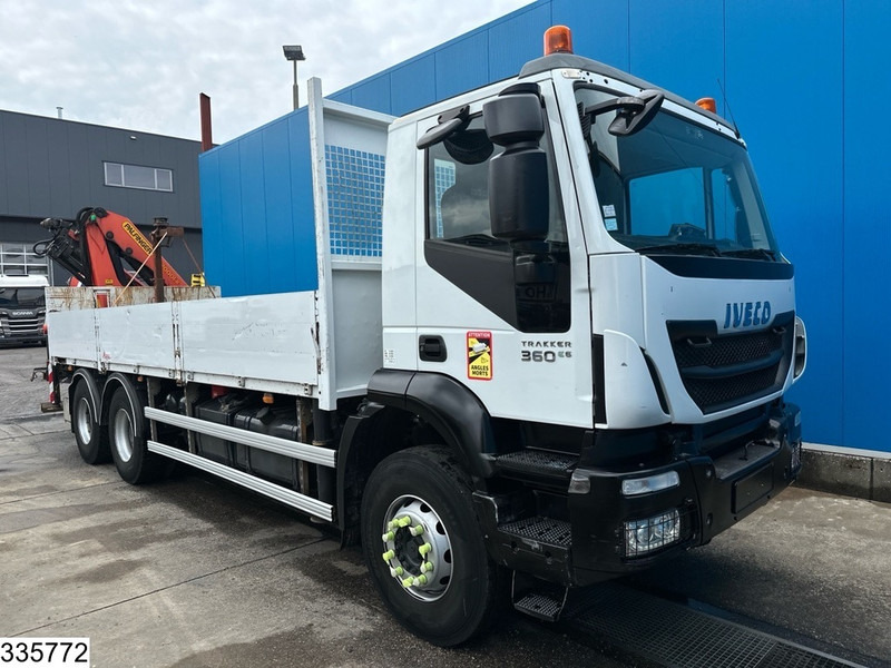 Iveco Trakker 360 6X4, EURO 6, Palfinger, Retarder, Steel suspension - Platforminis/ Bortinis sunkvežimis, Sunkvežimis su kranu: foto 3 Iveco Trakker 360 6X4, EURO 6, Palfinger, Retarder, Steel suspension - Platforminis/ Bortinis sunkvežimis, Sunkvežimis su kranu: foto 3