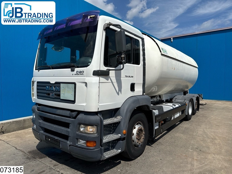 MAN TGA 26 310 6X2, 22070 Liter, PTO - Autocisterna: foto 1 MAN TGA 26 310 6X2, 22070 Liter, PTO - Autocisterna: foto 1