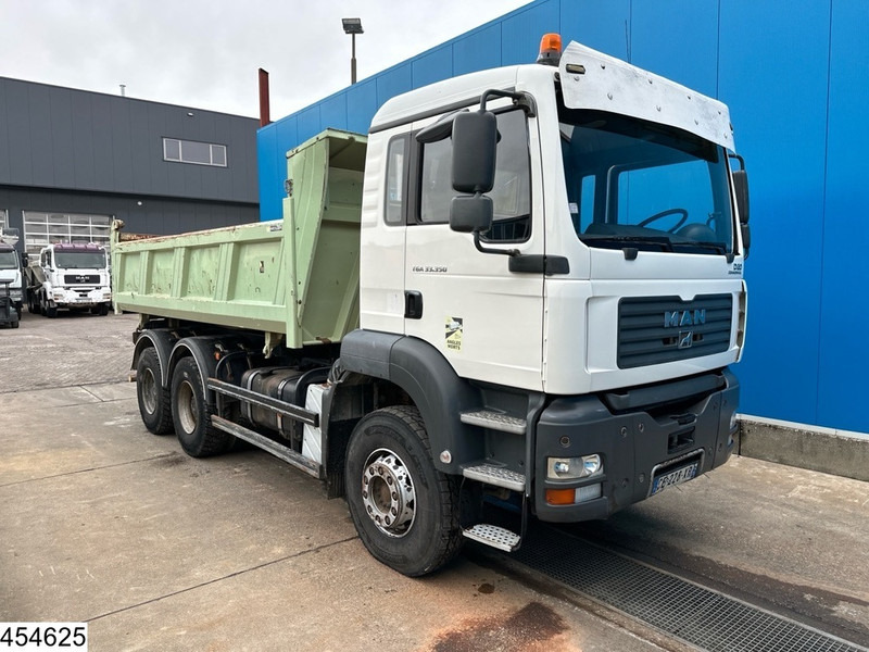 MAN TGA 33 350 6x4, Manual, Steel suspension - Savivartis sunkvežimis: foto 3 MAN TGA 33 350 6x4, Manual, Steel suspension - Savivartis sunkvežimis: foto 3