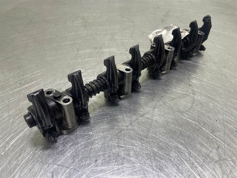 Ahlmann AS900-Cummins B3.3T-Rocker arm assembly - Variklis - Statybinė technika: foto 3 Ahlmann AS900-Cummins B3.3T-Rocker arm assembly - Variklis - Statybinė technika: foto 3