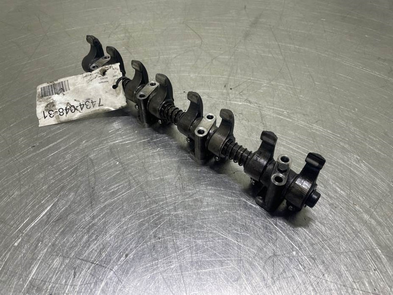 Ahlmann AS900-Cummins B3.3T-Rocker arm assembly - Variklis - Statybinė technika: foto 2 Ahlmann AS900-Cummins B3.3T-Rocker arm assembly - Variklis - Statybinė technika: foto 2